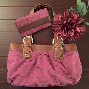 🌺 Coach Signature Soho Jacquard Pleated TOTE ONLY